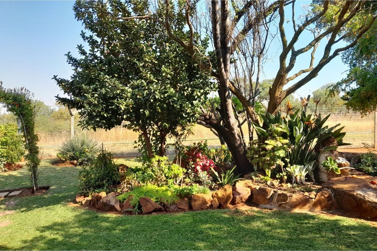 Secluded Townhouse for Sale - Renaissance Retirement Village, Bela-Bela - Photo 2