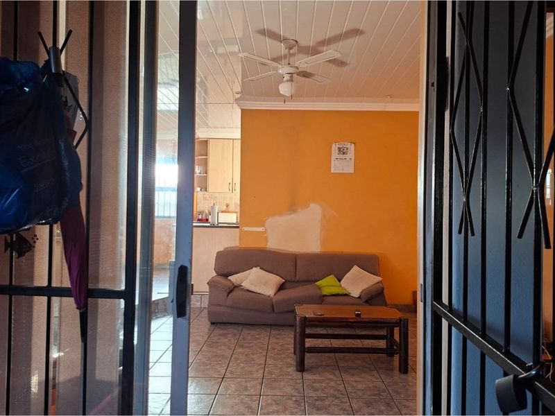 Riverton - R2 400 000.00 Awaiting your occupation - Photo 5