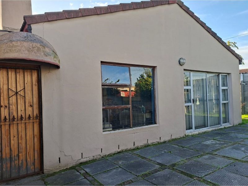 Riverton - R2 400 000.00 Awaiting your occupation - Photo 8