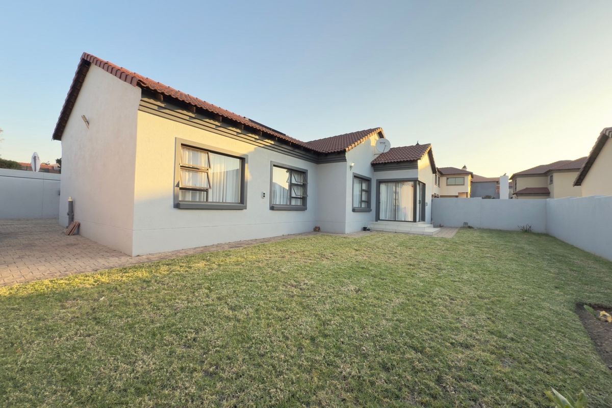 House For Sale in Thatchfield Estate, Centurion - Photo 2