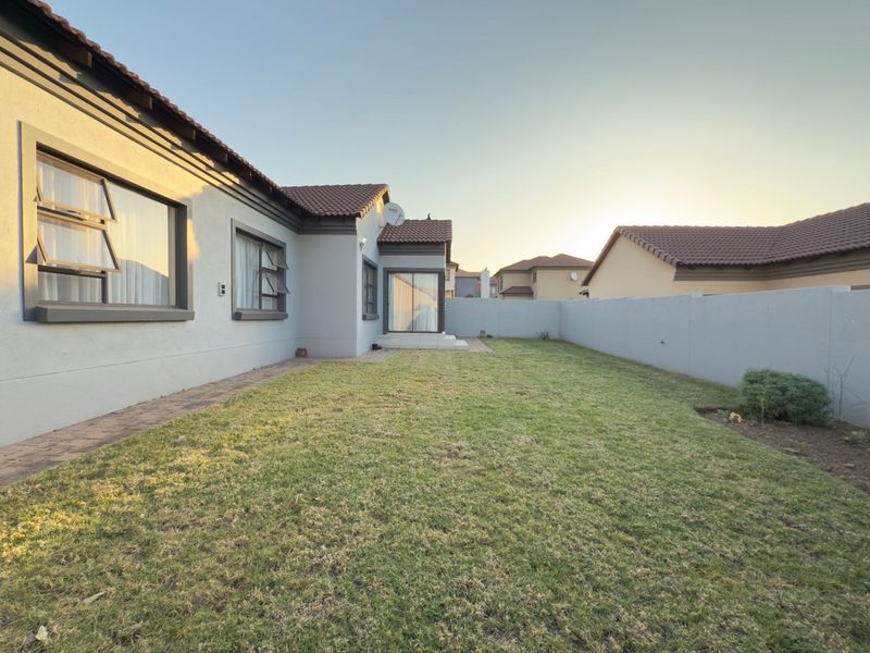 House For Sale in Thatchfield Estate, Centurion - Photo 3
