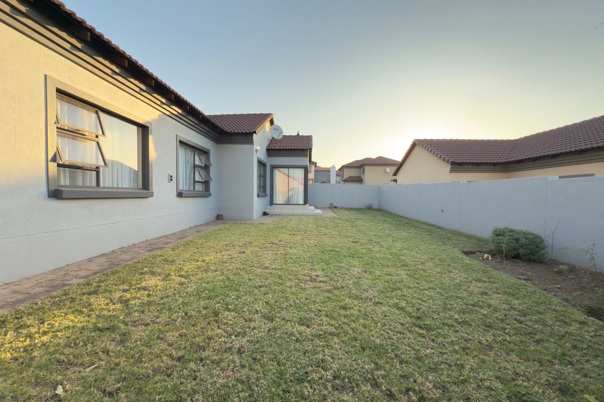 House For Sale in Thatchfield Estate, Centurion - Photo 3