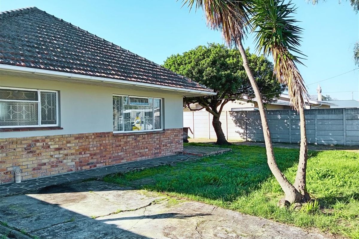 Large Family Home, Peaceful Area, Walking Distance To Schools, N1, and Tyger Valley Shopping Center - Photo 3