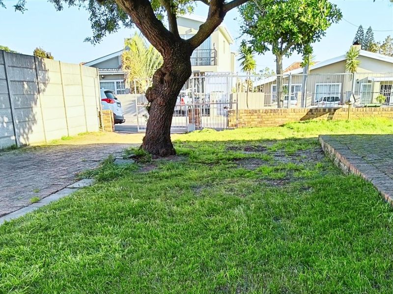 Large Family Home, Peaceful Area, Walking Distance To Schools, N1, and Tyger Valley Shopping Center - Photo 2