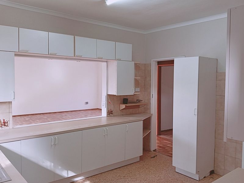 Large Family Home, Peaceful Area, Walking Distance To Schools, N1, and Tyger Valley Shopping Center - Photo 9