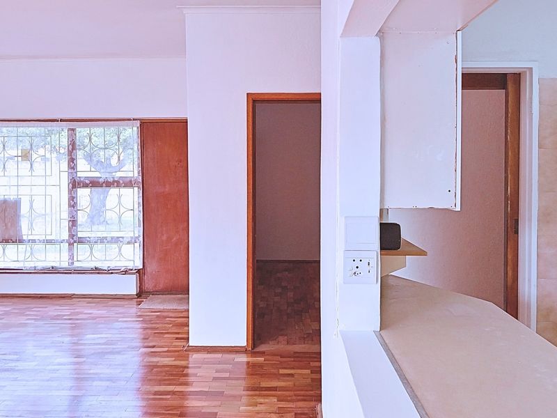 Large Family Home, Peaceful Area, Walking Distance To Schools, N1, and Tyger Valley Shopping Center - Photo 4