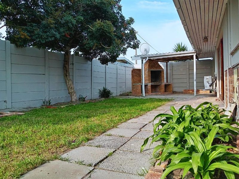 Large Family Home, Peaceful Area, Walking Distance To Schools, N1, and Tyger Valley Shopping Center - Photo 8