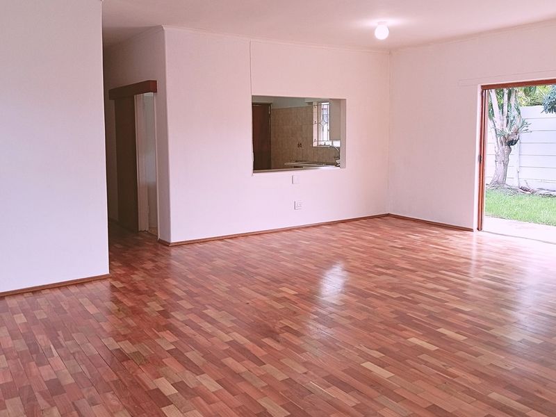 Large Family Home, Peaceful Area, Walking Distance To Schools, N1, and Tyger Valley Shopping Center - Photo 5