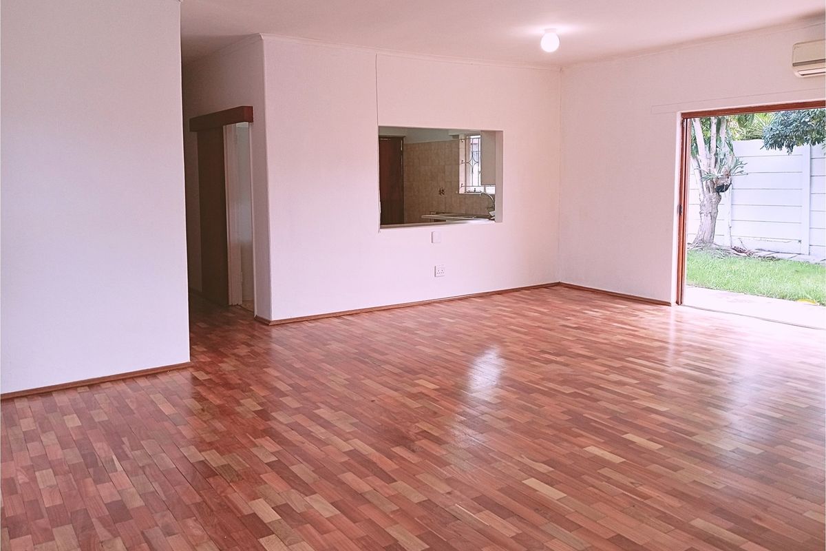 Large Family Home, Peaceful Area, Walking Distance To Schools, N1, and Tyger Valley Shopping Center - Photo 5