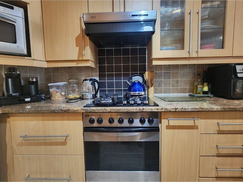 Move In Ready Apartment on Main Beach Furnished and Secure - Photo 8