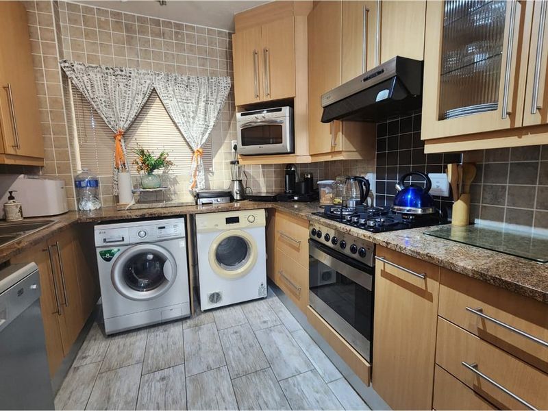 Move In Ready Apartment on Main Beach Furnished and Secure - Photo 7