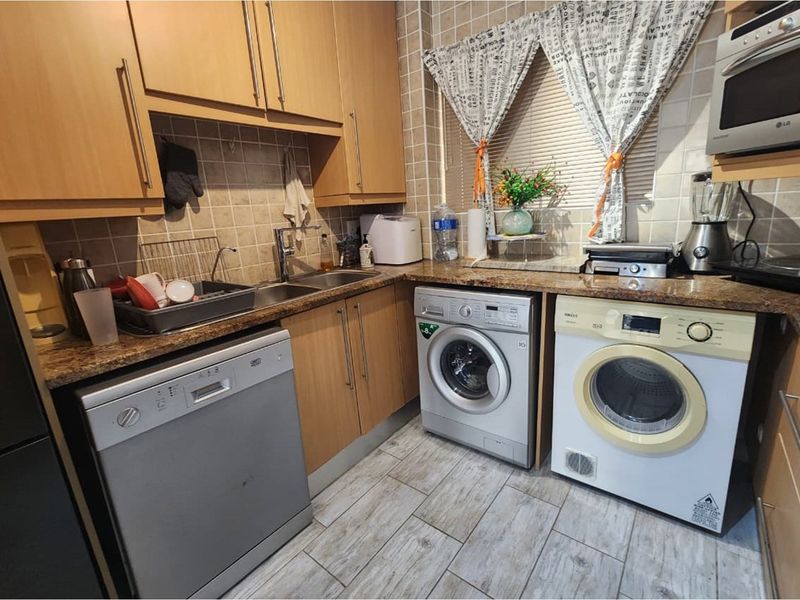 Move In Ready Apartment on Main Beach Furnished and Secure - Photo 6