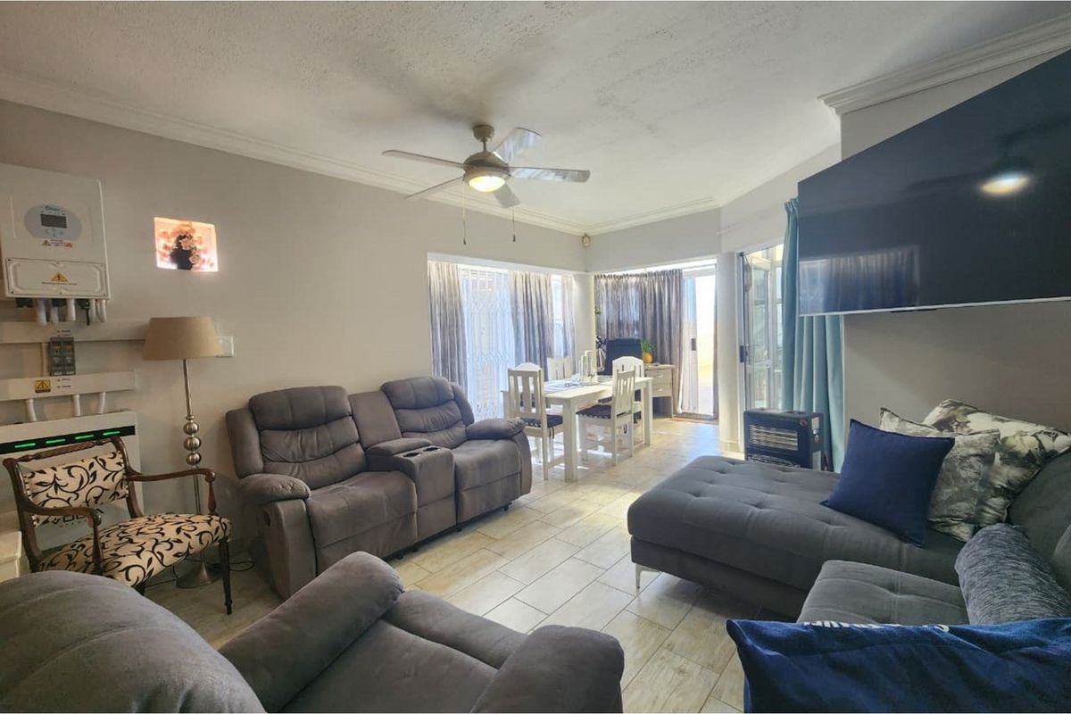 Move In Ready Apartment on Main Beach Furnished and Secure - Photo 5