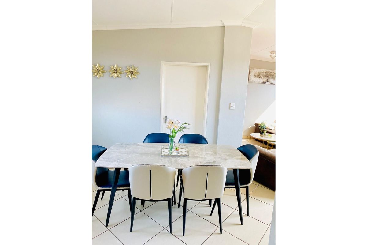 "Cozy Comfort, Modern Living." - Photo 3