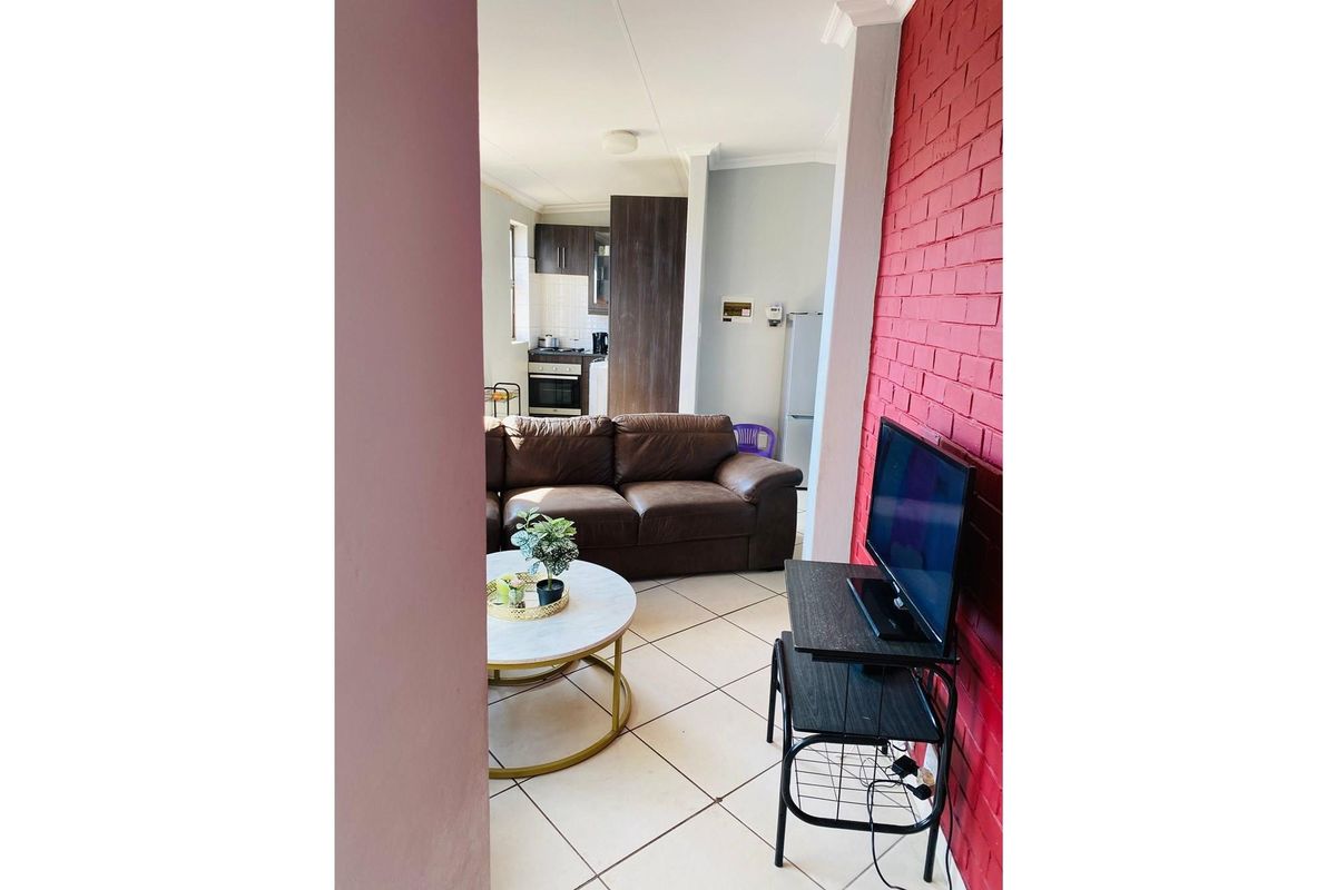 "Cozy Comfort, Modern Living." - Photo 4