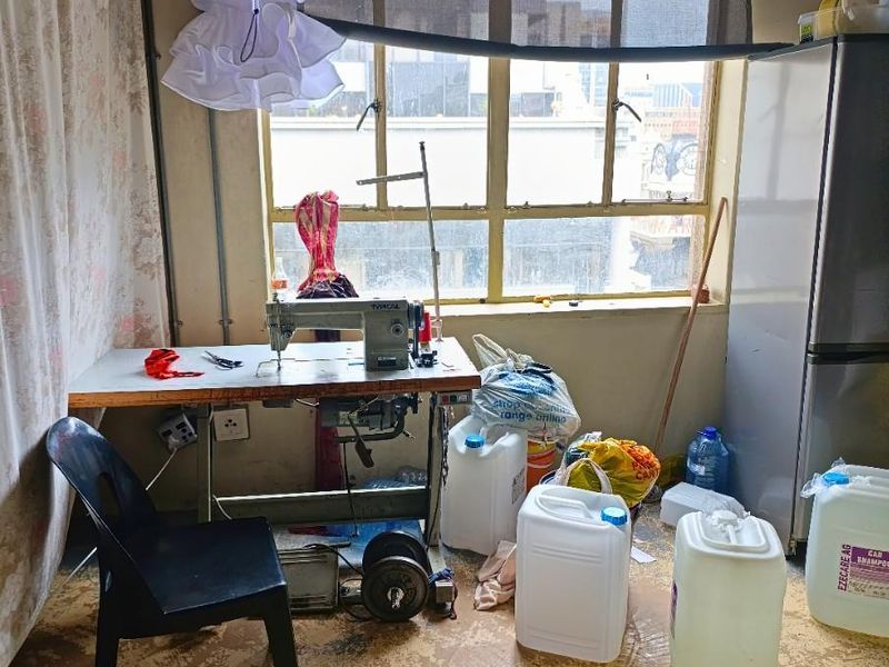 Charming Bachelor Flat in the Heart of Johannesburg - Photo 8