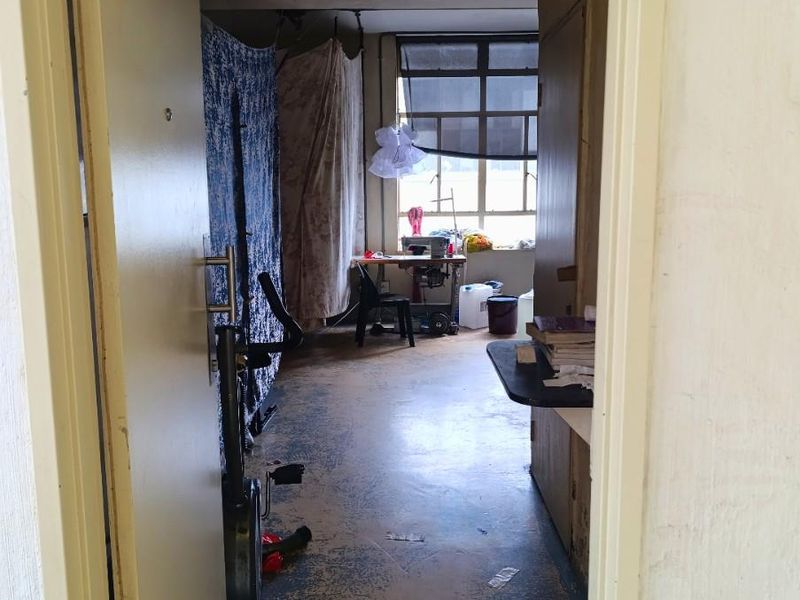 Charming Bachelor Flat in the Heart of Johannesburg - Photo 3