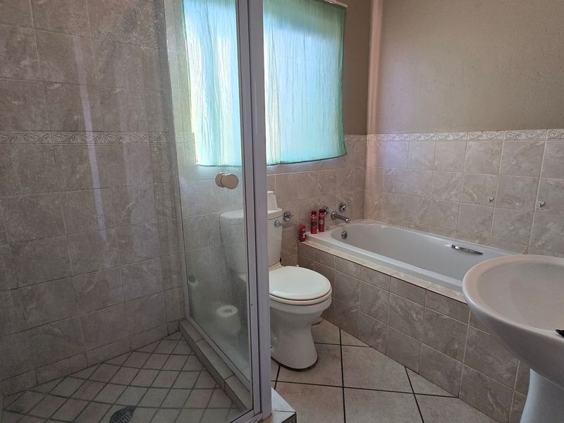 Country View Estate. Lock up and GO or stay and enjoy! - Photo 7