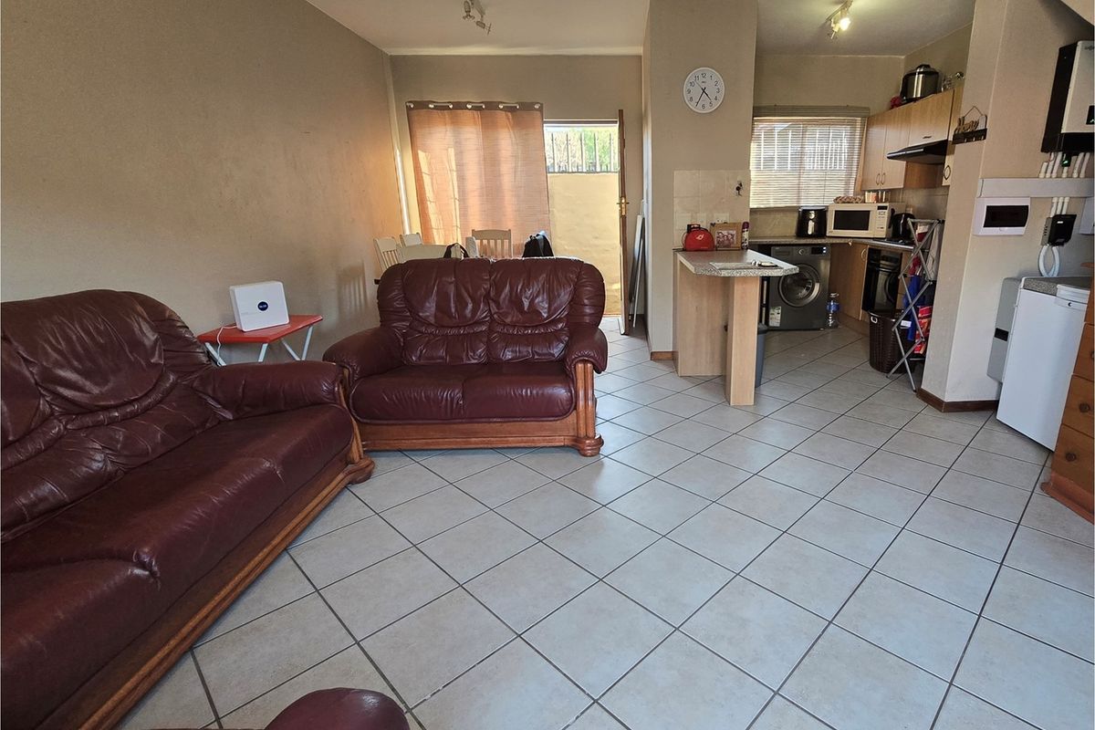 Country View Estate. Lock up and GO or stay and enjoy! - Photo 4