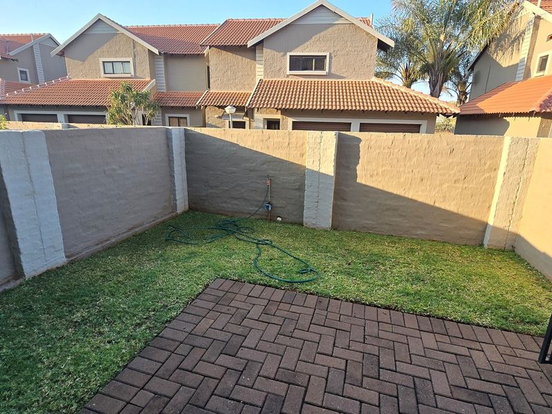 Country View Estate. Lock up and GO or stay and enjoy! - Photo 2