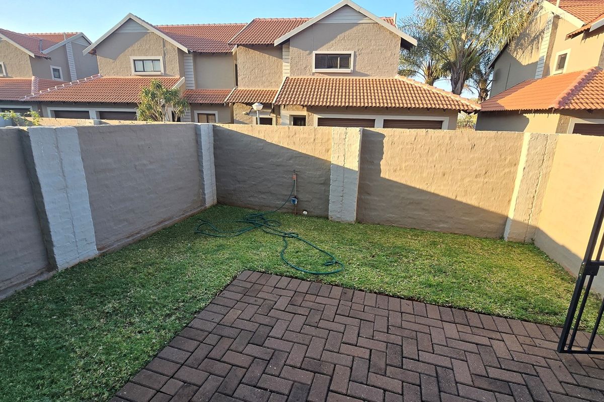 Country View Estate. Lock up and GO or stay and enjoy! - Photo 2