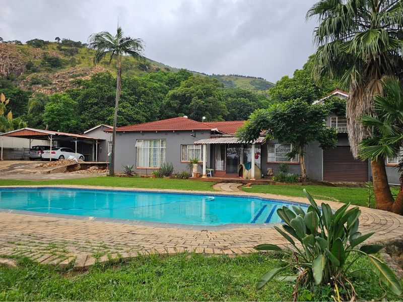 House For Sale in Barberton - Photo 2