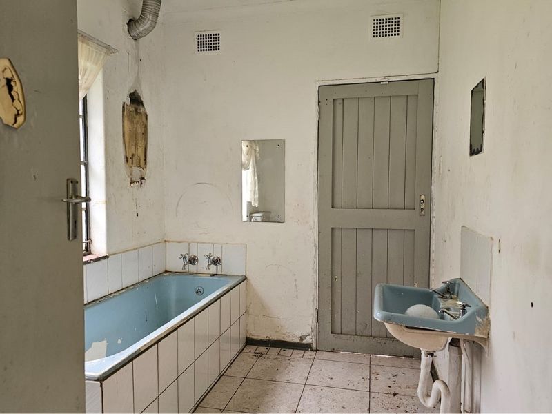 House For Sale in Barberton - Photo 4