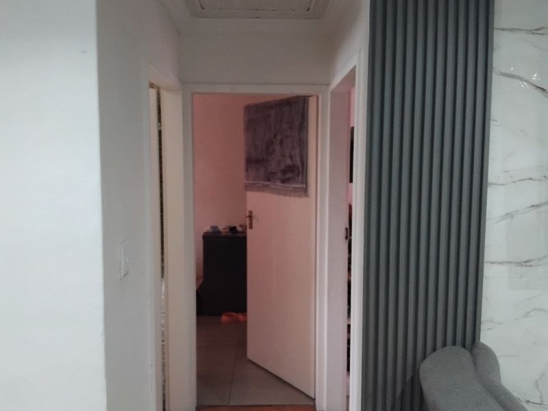 "Charming 2-Bed Home in Lentegeur Awaits You!" - Photo 10