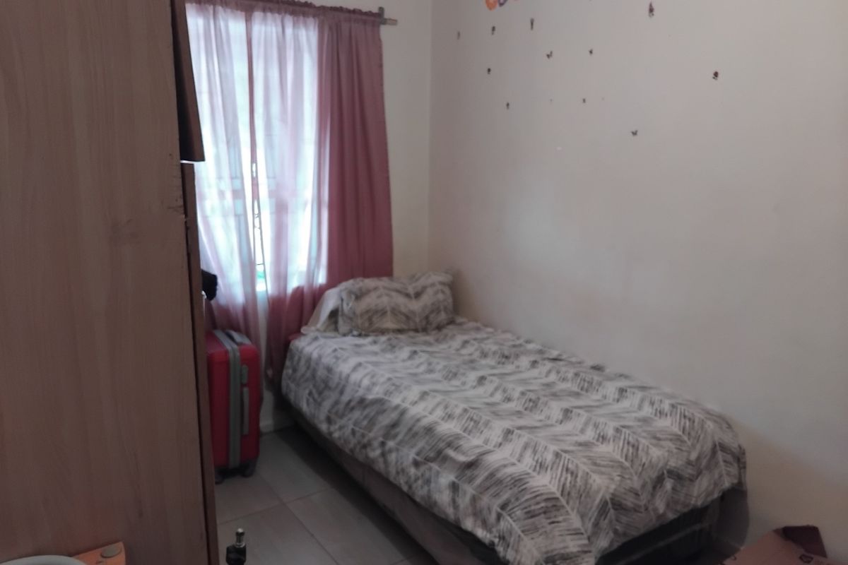 "Charming 2-Bed Home in Lentegeur Awaits You!" - Photo 2