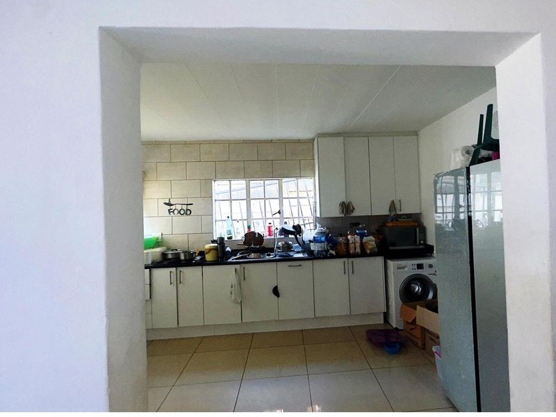 CLEAN AND LARGE ONE BEDROOM COTTAGE TO LET IN CYRILDENE (DE-WETSOFF) - Photo 10