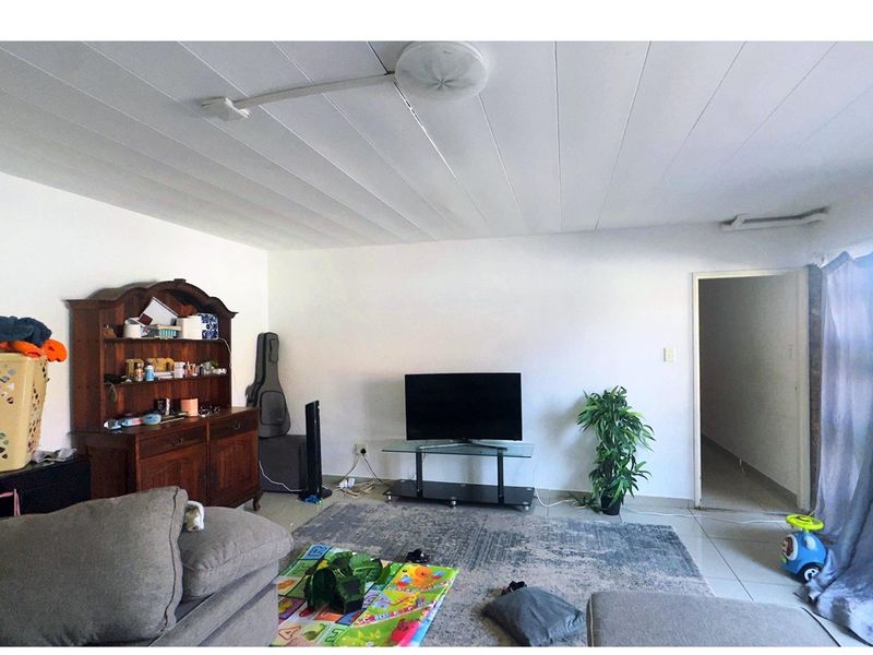 CLEAN AND LARGE ONE BEDROOM COTTAGE TO LET IN CYRILDENE (DE-WETSOFF) - Photo 7