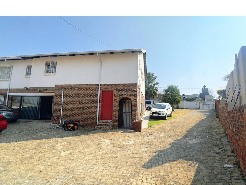 CLEAN AND LARGE ONE BEDROOM COTTAGE TO LET IN CYRILDENE (DE-WETSOFF) - Photo 5