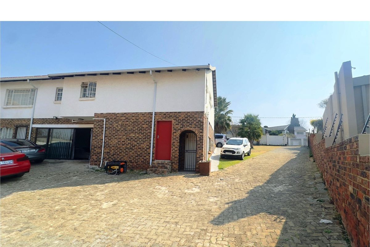 CLEAN AND LARGE ONE BEDROOM COTTAGE TO LET IN CYRILDENE (DE-WETSOFF) - Photo 5