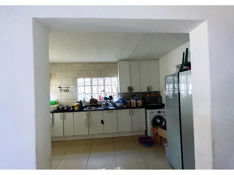 CLEAN AND LARGE ONE BEDROOM COTTAGE TO LET IN CYRILDENE (DE-WETSOFF) - Photo 8