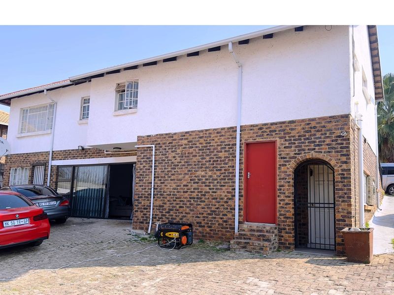 CLEAN AND LARGE ONE BEDROOM COTTAGE TO LET IN CYRILDENE (DE-WETSOFF) - Photo 4