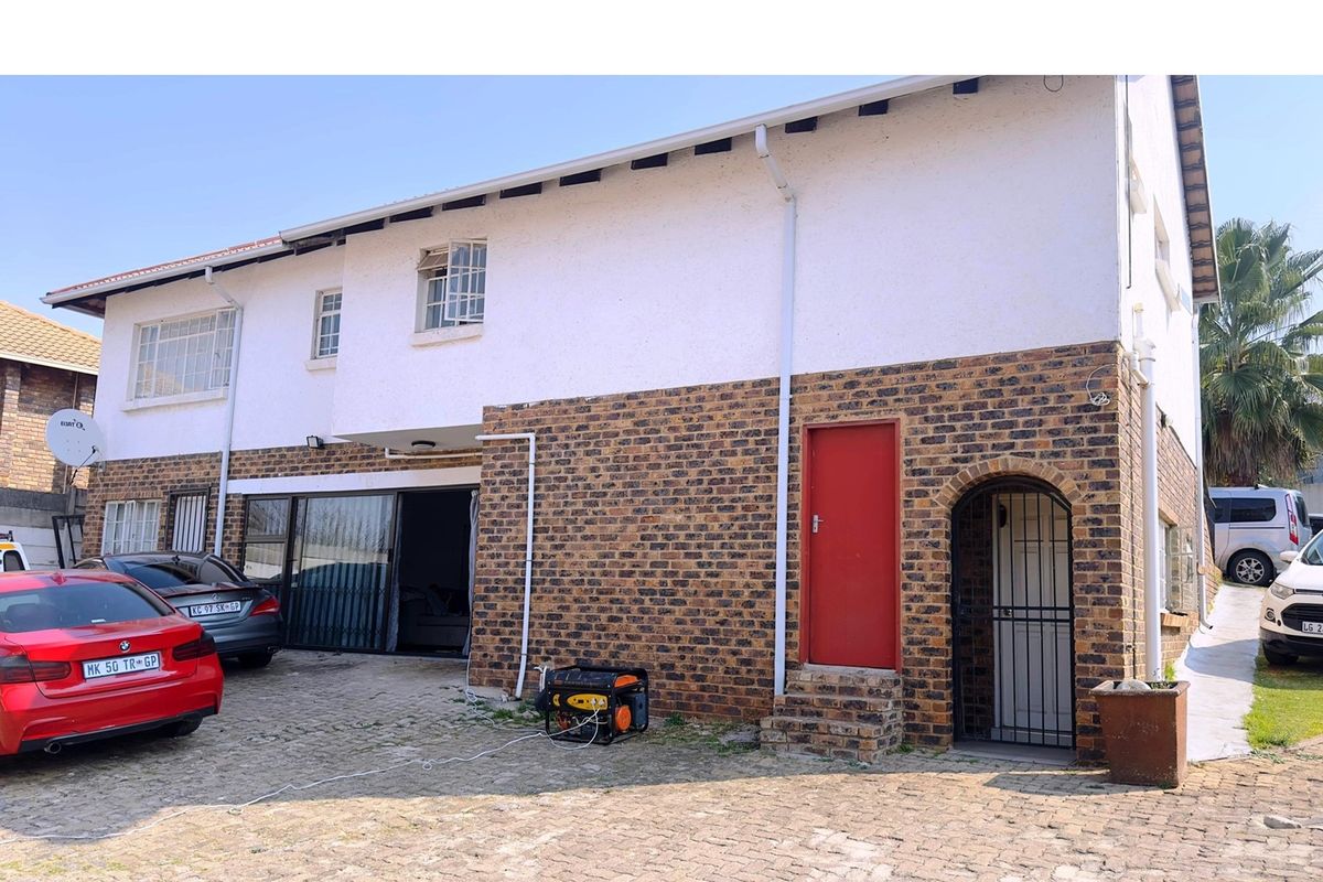 CLEAN AND LARGE ONE BEDROOM COTTAGE TO LET IN CYRILDENE (DE-WETSOFF) - Photo 4