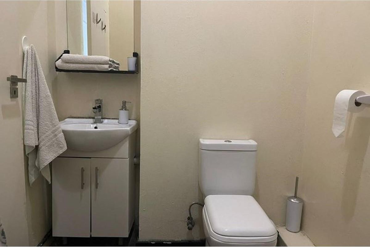 Cozy Bachelor Apartment Up For Grabs in Johannesburg “Maboneng” - Photo 2