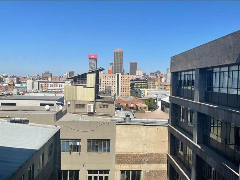Cozy Bachelor Apartment Up For Grabs in Johannesburg “Maboneng” - Photo 10