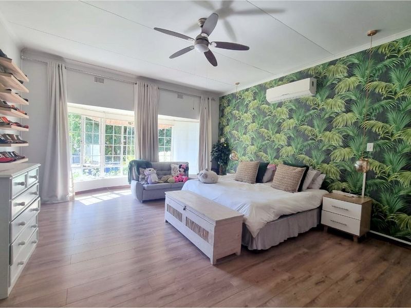 Spacious family home, office facility plus guest cottage - Photo 10