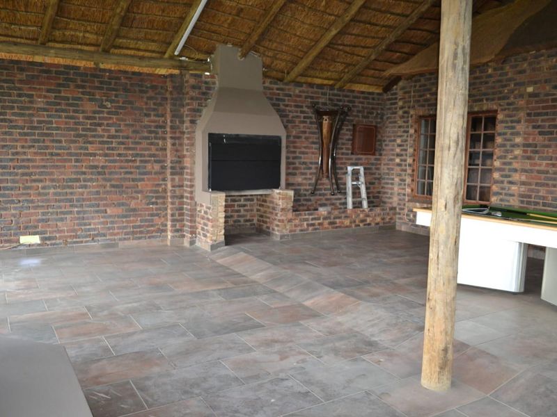 Luxurious living with Riverfront Access on the banks of the Klipriver - Photo 8