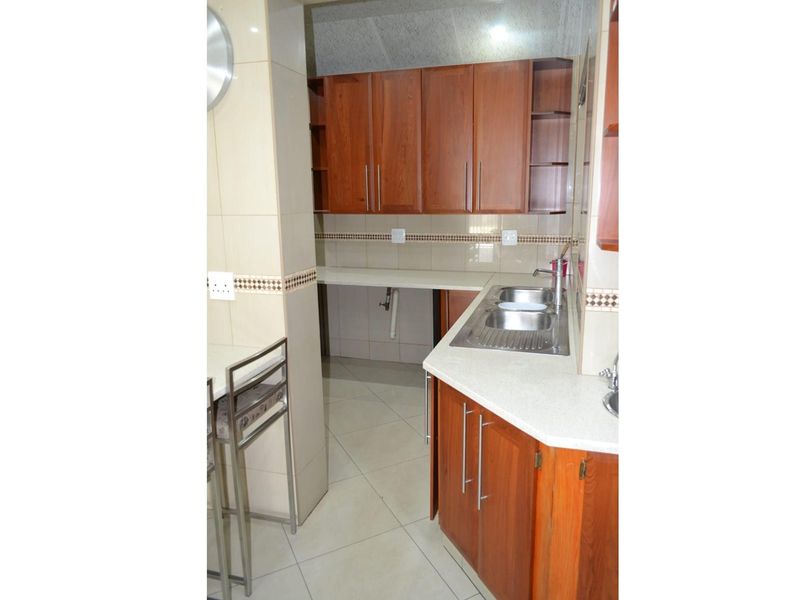 Luxurious living with Riverfront Access on the banks of the Klipriver - Photo 4