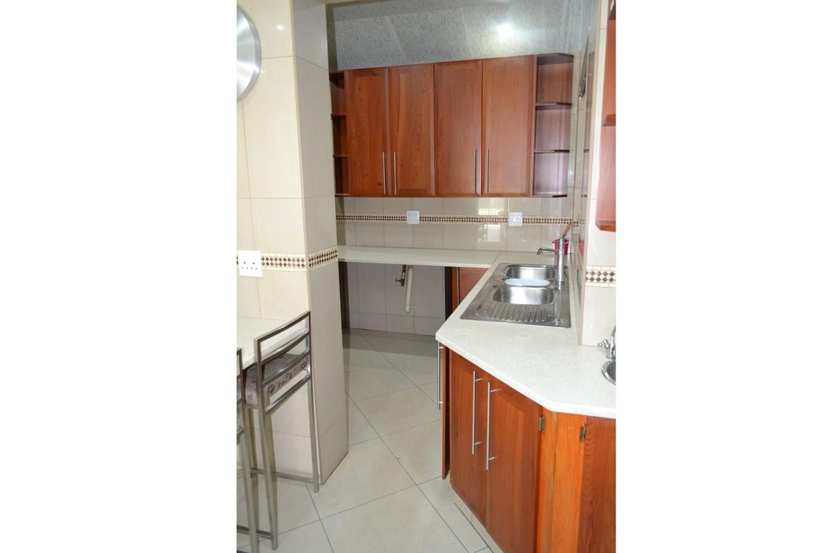 Luxurious living with Riverfront Access on the banks of the Klipriver - Photo 4