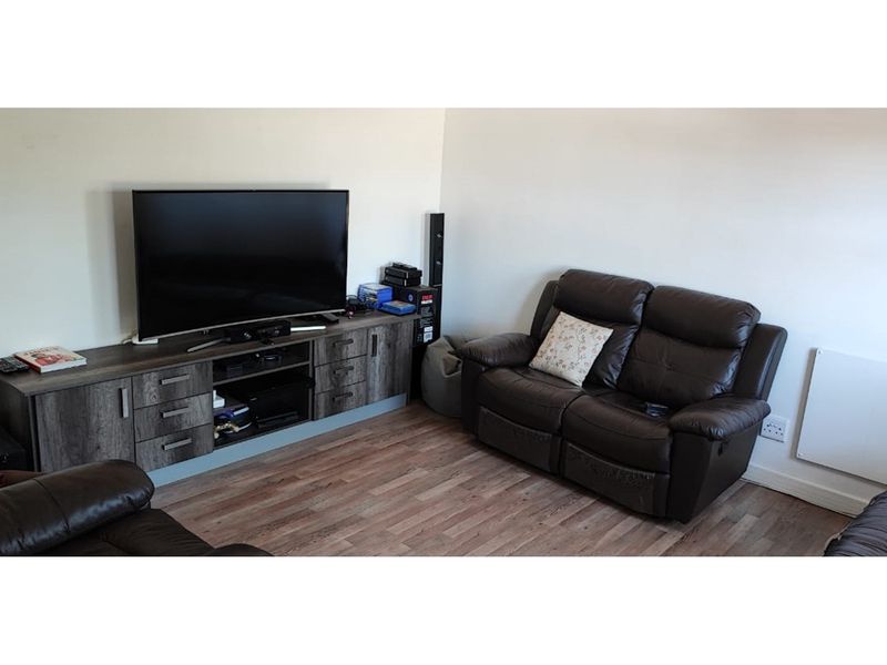 Masterful designed family home with the perfect location - Photo 4