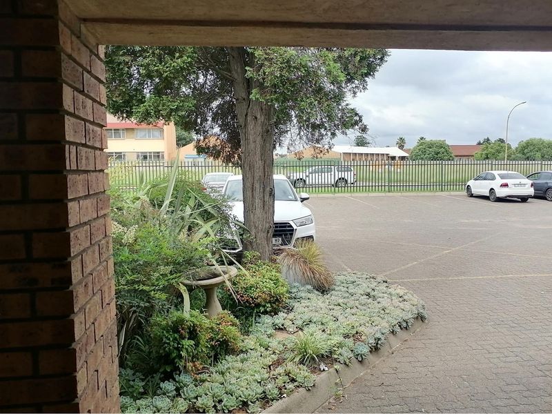 Commercial Property Up For Grabs! - Photo 10