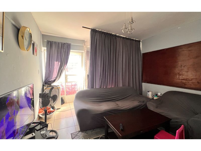 Investment Opportunity, Expand your Portfolio with this Studio Apartment for Sale in South Beach. - Photo 4