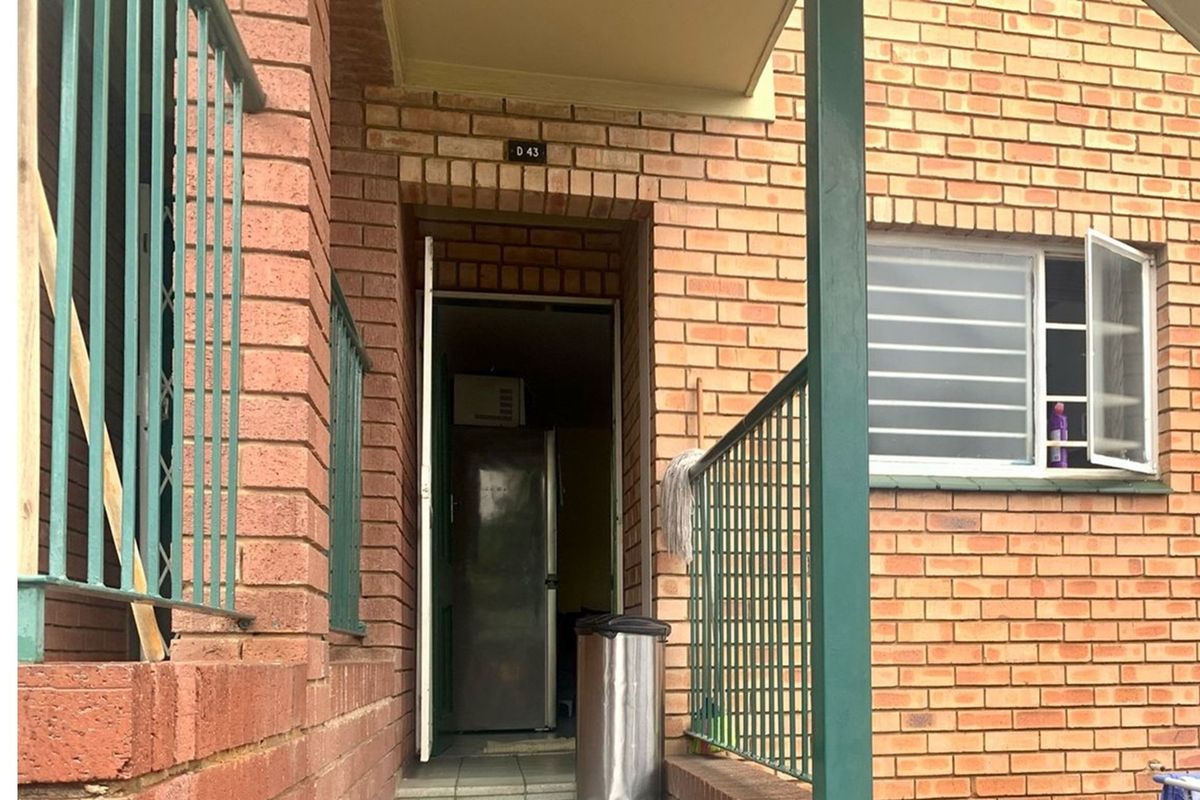 "Charming 2-Bed Flat in Prime Gauteng Location" - Photo 4
