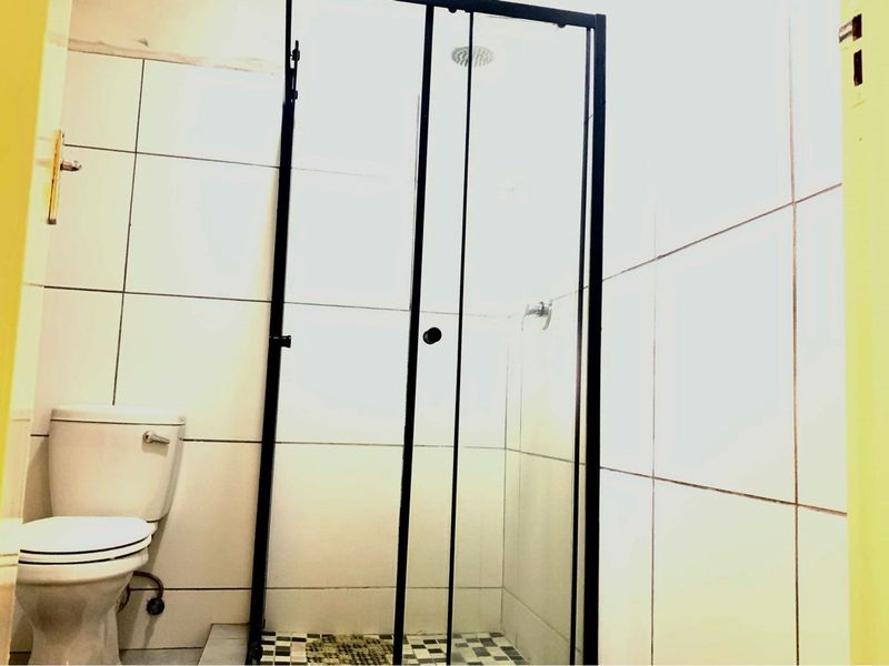 "Charming 2-Bed Flat in Prime Gauteng Location" - Photo 6