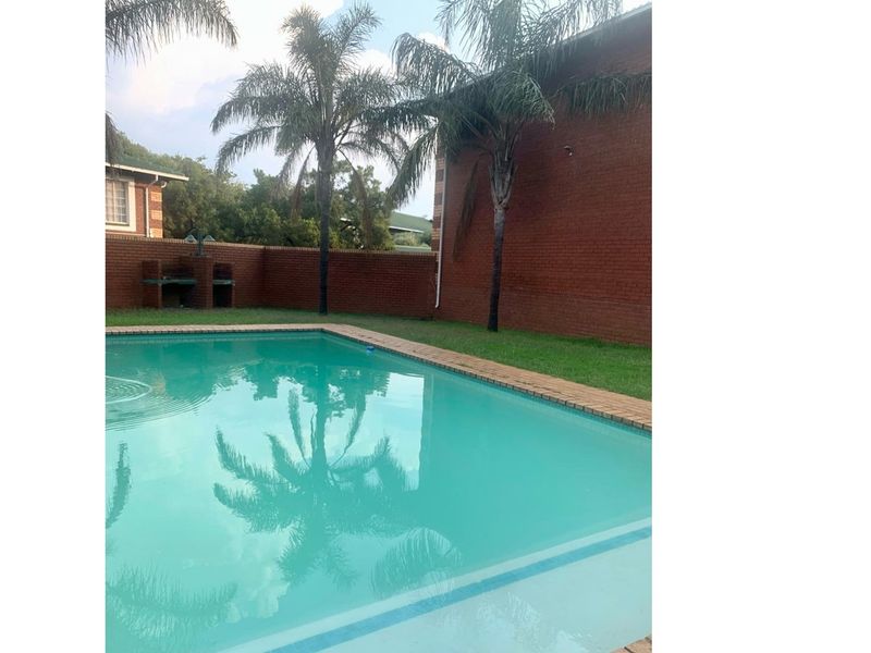 "Charming 2-Bed Flat in Prime Gauteng Location" - Photo 3