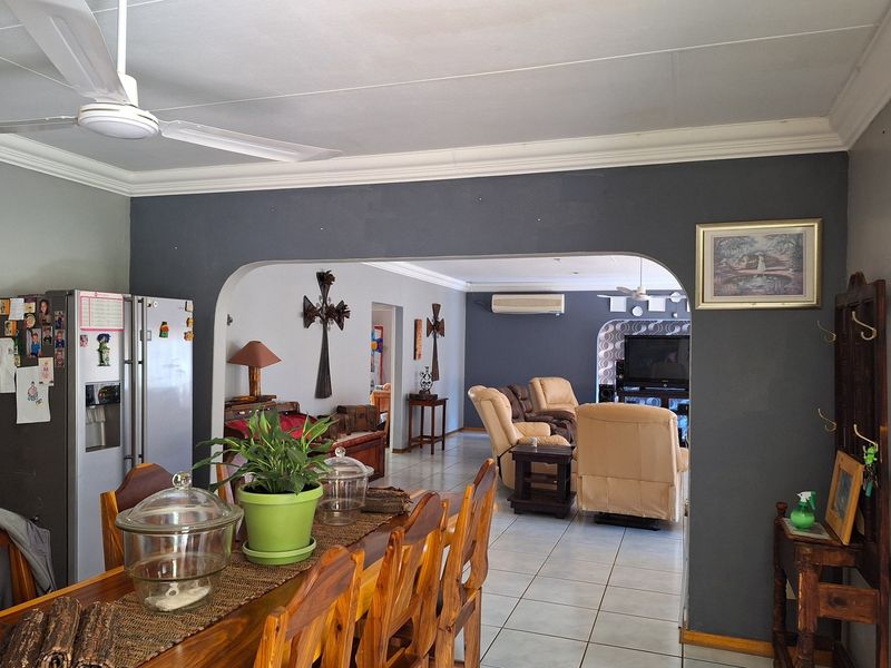 Prime Location with Unmatched Privacy and Elegance -Exceptional Living in the Heart of Nature - Photo 2