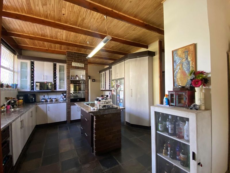 3-Bedroom family Home with 4-flatlets for Sale in Sasolburg Central - Photo 7